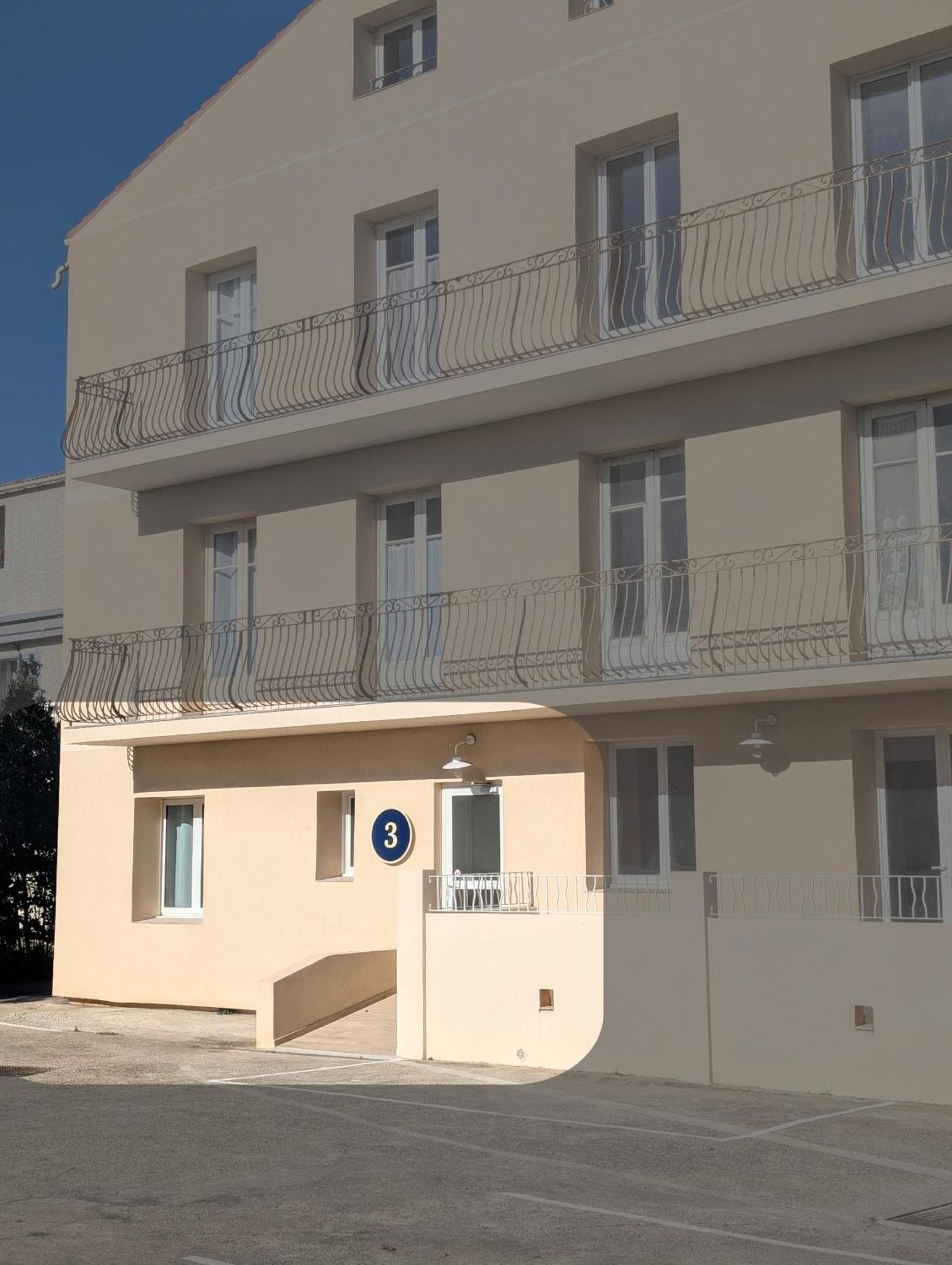 Hôtel Flor Saint-Florent  Buitenkant foto